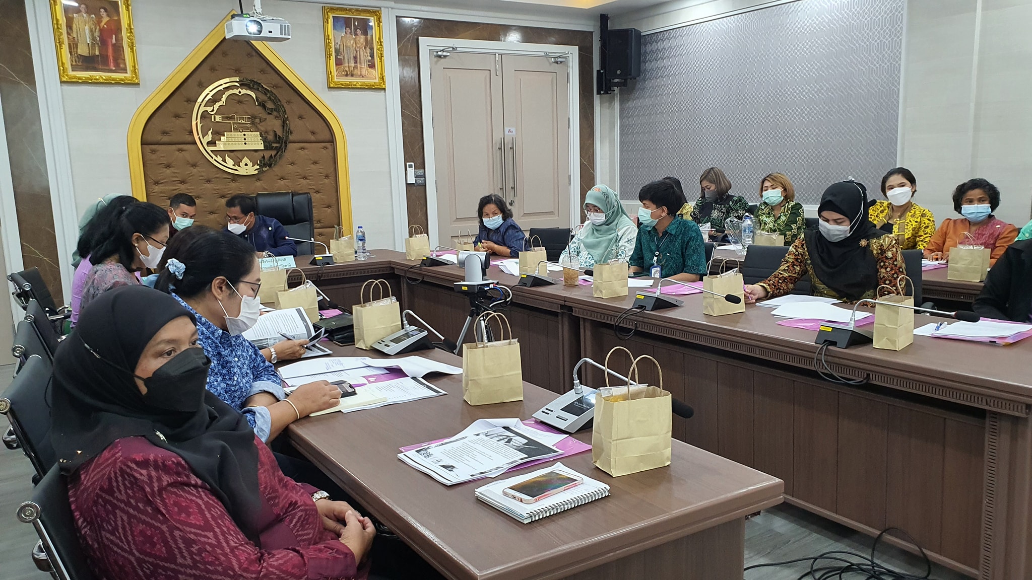 จังหวัดปัตตานี ประชุมพิจารณาตรวจสอบและกลั่นกรองผลิตภัณฑ์ที่สมัครเข้ารับการคัดสรรสุดยอดหนึ่งตำบล หนึ่งผลิตภัณฑ์ไทย (OTOP Poroduct Champion : OPC)