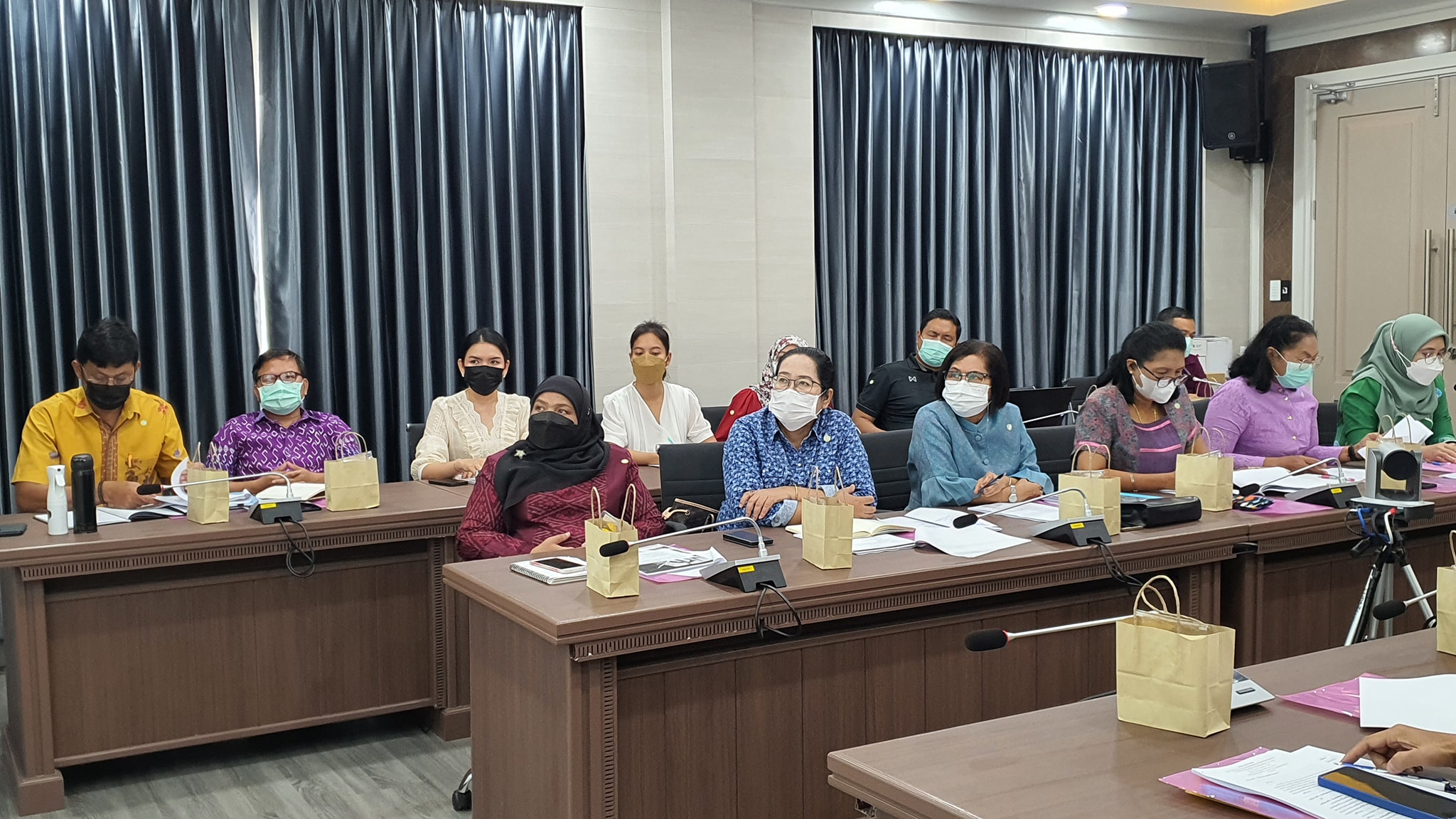 จังหวัดปัตตานี ประชุมพิจารณาตรวจสอบและกลั่นกรองผลิตภัณฑ์ที่สมัครเข้ารับการคัดสรรสุดยอดหนึ่งตำบล หนึ่งผลิตภัณฑ์ไทย (OTOP Poroduct Champion : OPC)