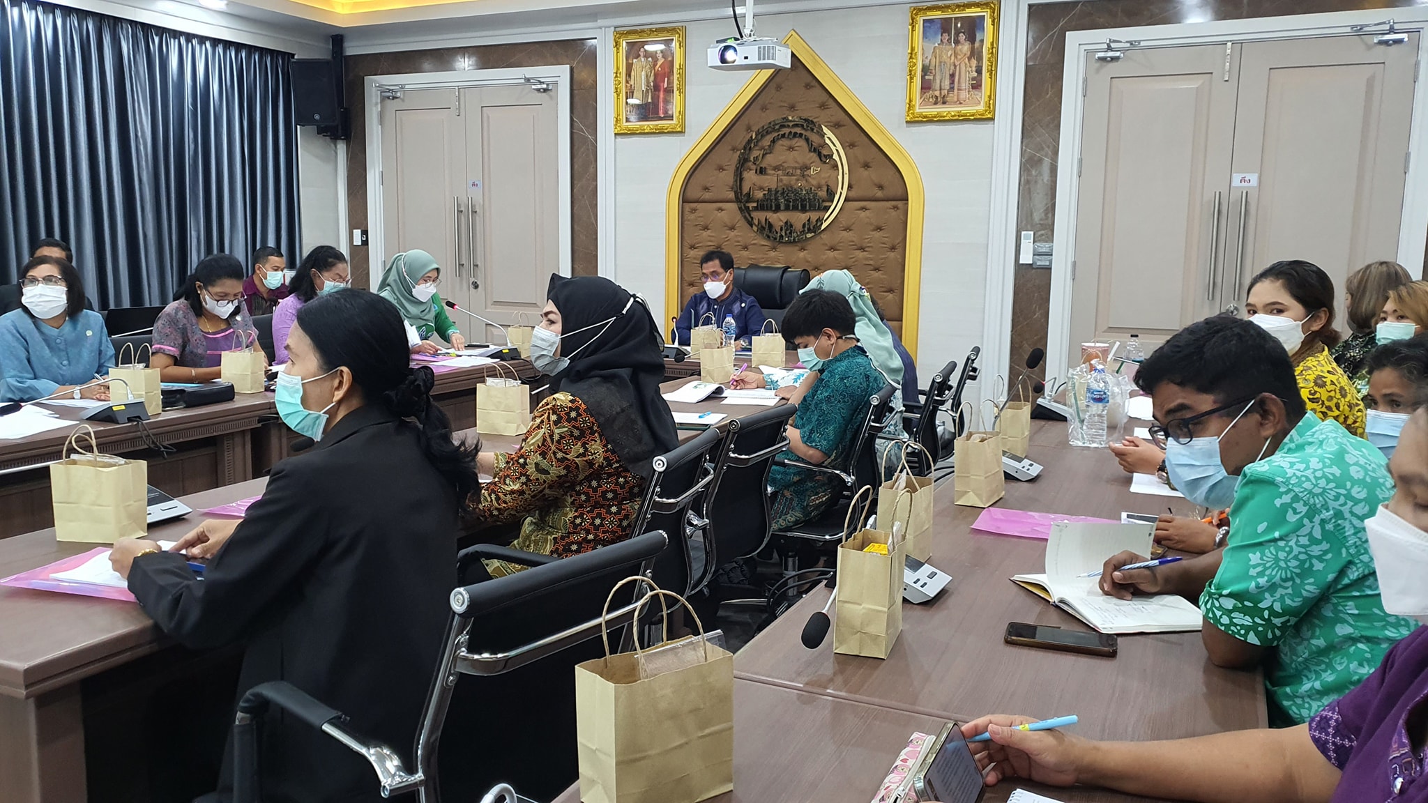 จังหวัดปัตตานี ประชุมพิจารณาตรวจสอบและกลั่นกรองผลิตภัณฑ์ที่สมัครเข้ารับการคัดสรรสุดยอดหนึ่งตำบล หนึ่งผลิตภัณฑ์ไทย (OTOP Poroduct Champion : OPC)