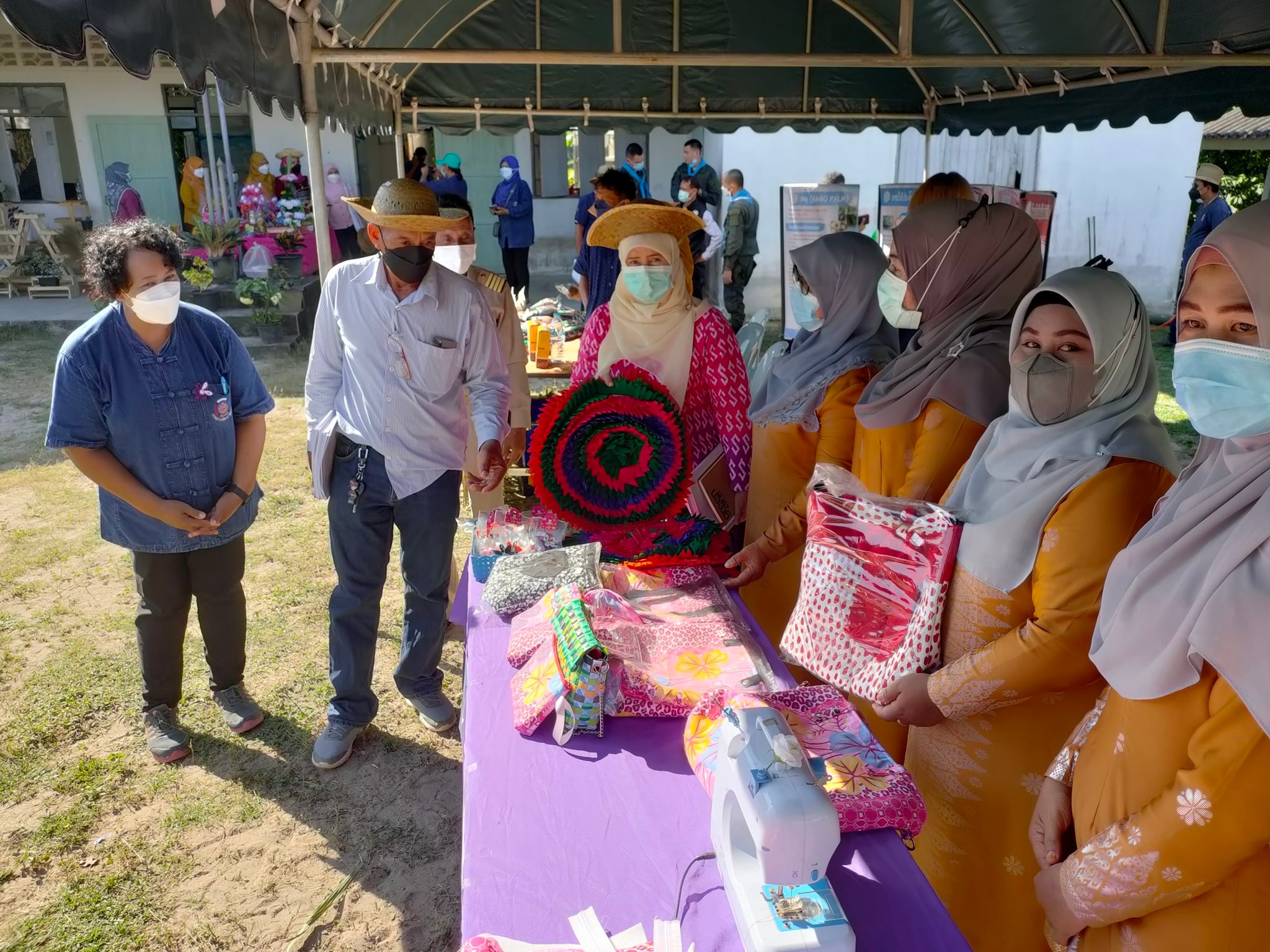 พช.ปัตตานี ลงพื้นที่ 12 อำเภอ คัดสรรกิจกรรมพัฒนาชุมชนดีเด่น ประจำปี 2565