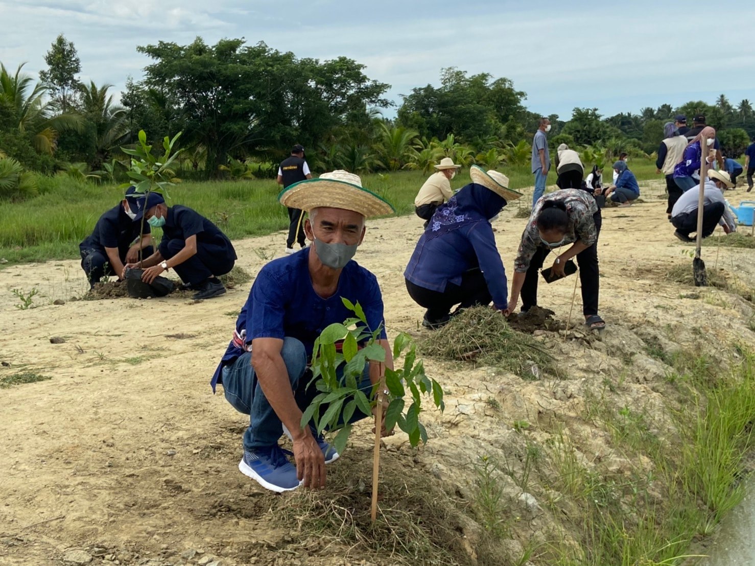 พช.ปัตตานี สานพลังความร่วมมือ สร้างการมีส่วนร่วม พัฒนาศูนย์เรียนรู้เศรษฐกิจพอเพียง พัฒนาพื้นที่ต้นแบบการพัฒนาคุณภาพชีวิตตามหลักทฤษฎีใหม่ประยุกต์สู่ “โคก หนอง นา กรมการพัฒนาชุมชน”