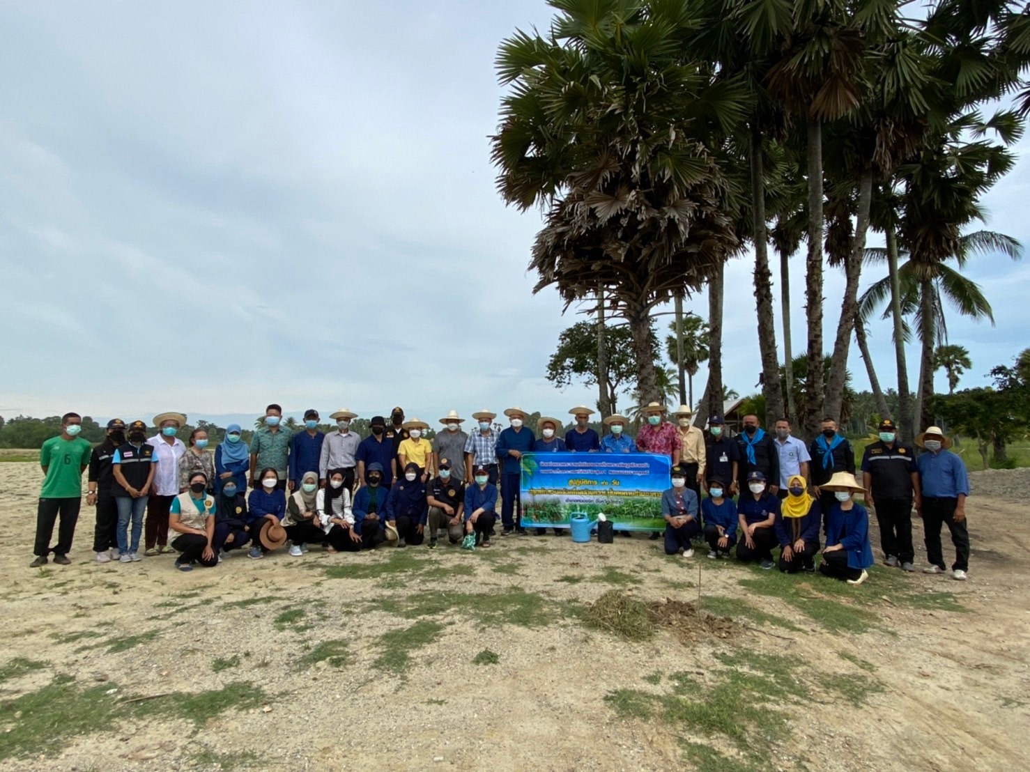 พช.ปัตตานี สานพลังความร่วมมือ สร้างการมีส่วนร่วม พัฒนาศูนย์เรียนรู้เศรษฐกิจพอเพียง พัฒนาพื้นที่ต้นแบบการพัฒนาคุณภาพชีวิตตามหลักทฤษฎีใหม่ประยุกต์สู่ “โคก หนอง นา กรมการพัฒนาชุมชน”