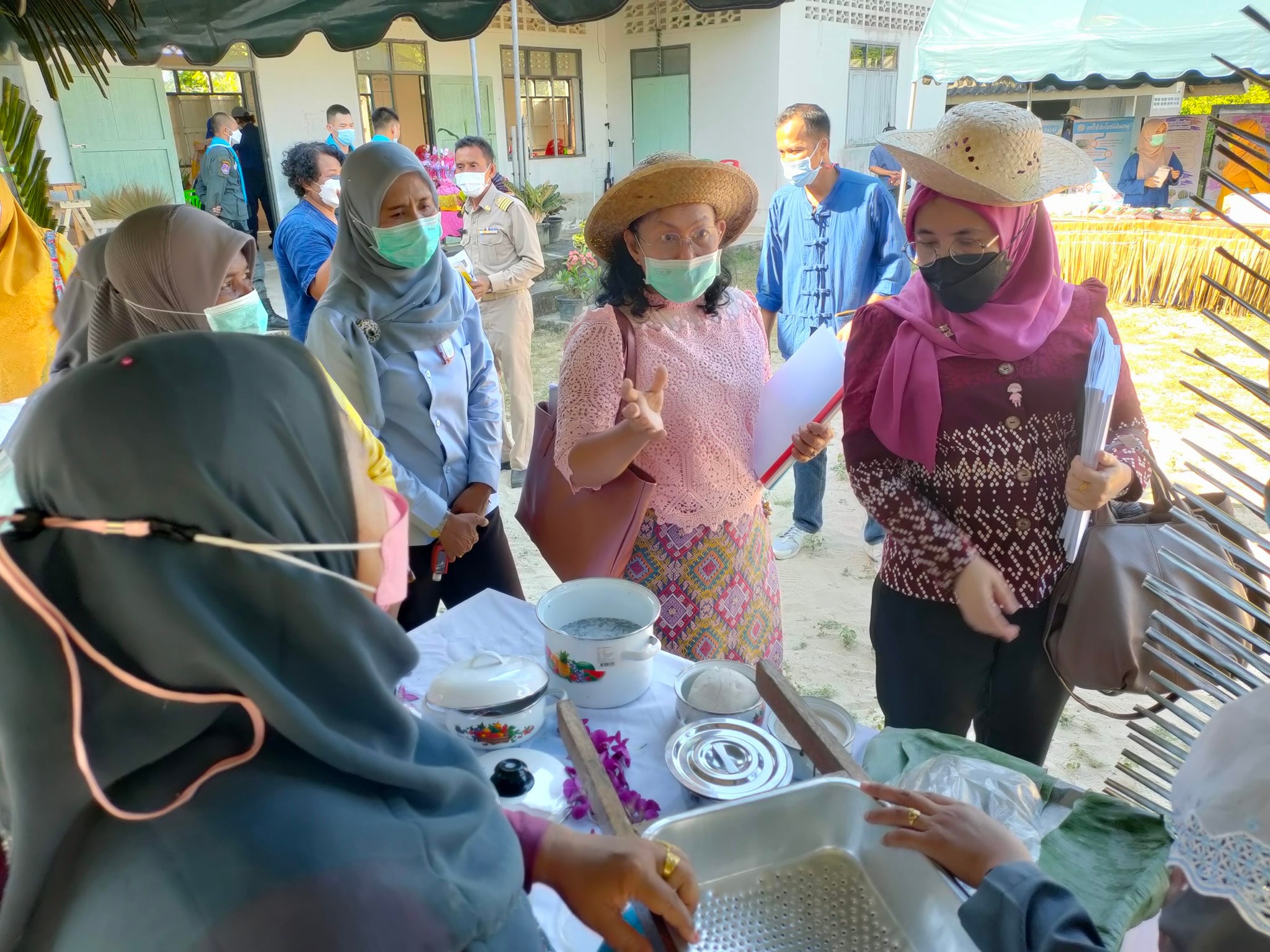 พช.ปัตตานี ลงพื้นที่ 12 อำเภอ คัดสรรกิจกรรมพัฒนาชุมชนดีเด่น ประจำปี 2565