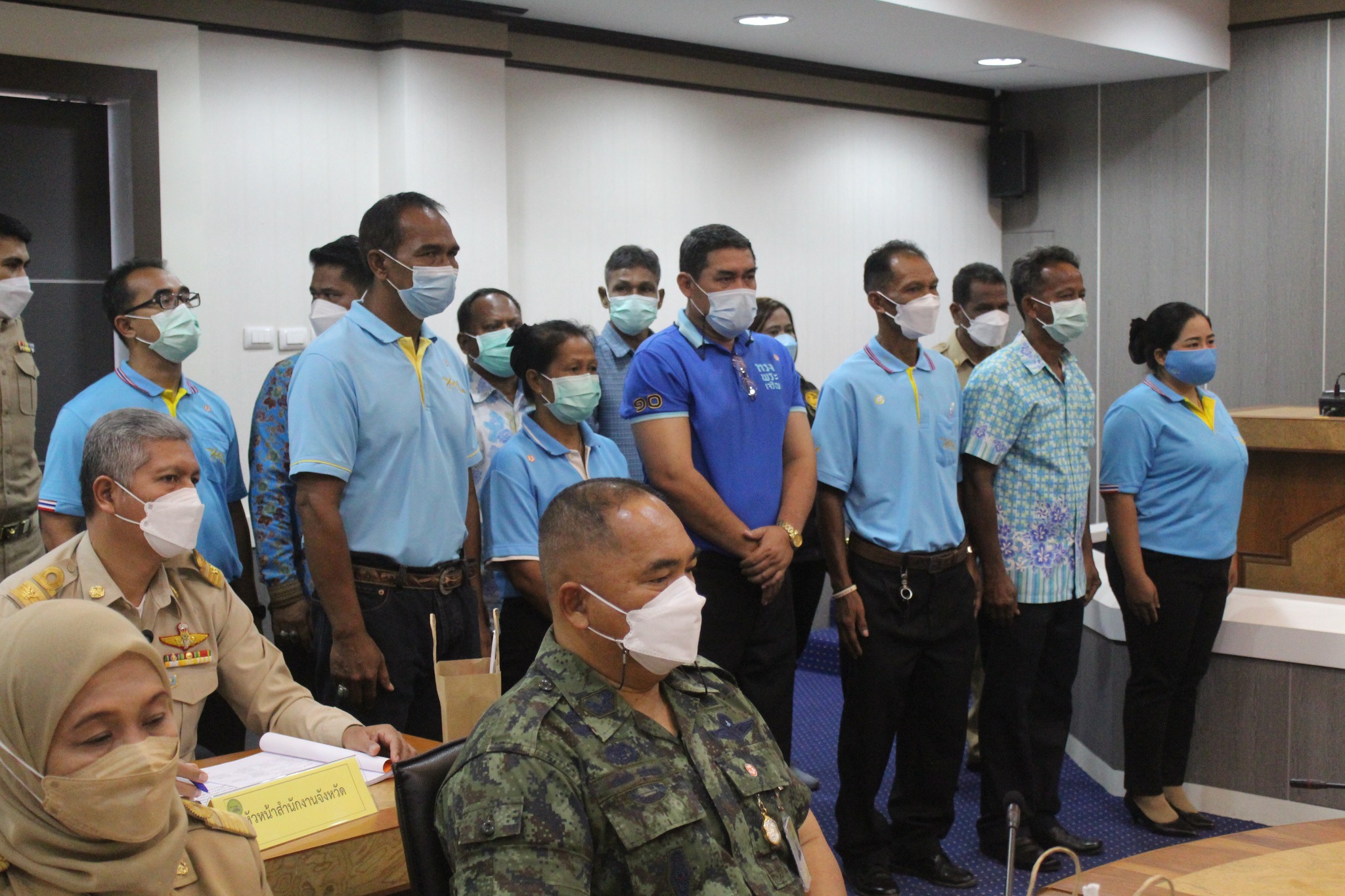 ผู้ว่าฯ ปัตตานี ชื่นชมความเข้มแข็งของชุมชน มอบเกียรติบัตรแก่ “หมู่บ้านกองทุนแม่ของแผ่นดินดีเด่นระดับจังหวัด” จังหวัดปัตตานี ประจำปี 2565