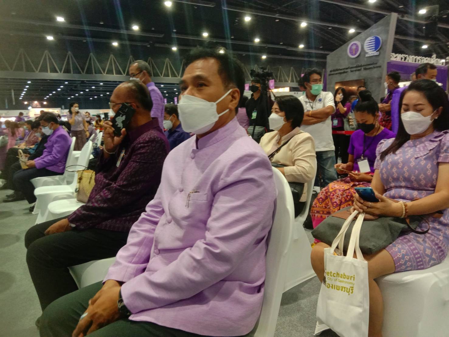 อลังการ!! จังหวัดปัตตานี ร่วมจัดแสดงและจำหน่ายผลิตภัณฑ์ OTOP ในงาน OTOP Midyear 2022 “สุขช้อป สุขใจ สุขทั่วไทยรวมไว้ในที่เดียว”