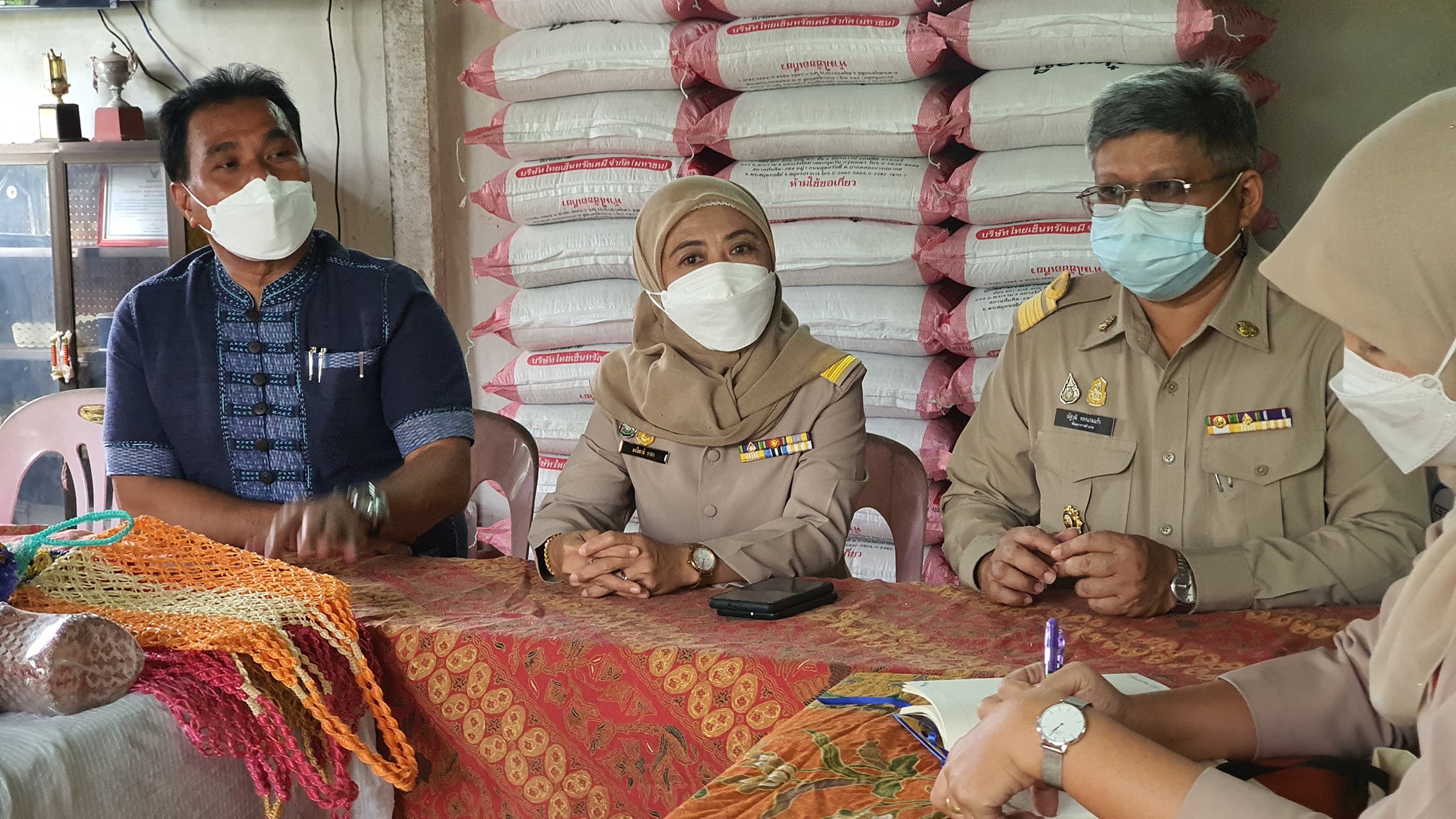 พัฒนาการจังหวัดปัตตานี ชื่นชมการบริหารจัดการหนี้ของครัวเรือน ด้วยการส่งเสริมอาชีพและมีแหล่งทุนที่เข้มแข็งในชุมชนได้