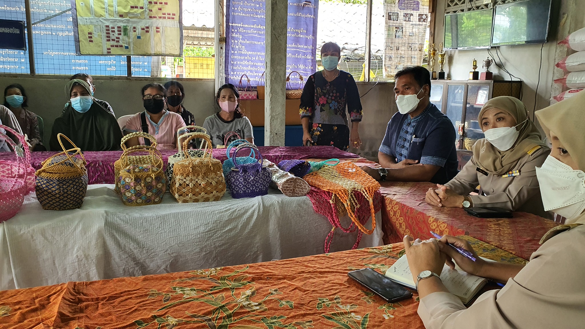 พัฒนาการจังหวัดปัตตานี ชื่นชมการบริหารจัดการหนี้ของครัวเรือน ด้วยการส่งเสริมอาชีพและมีแหล่งทุนที่เข้มแข็งในชุมชนได้