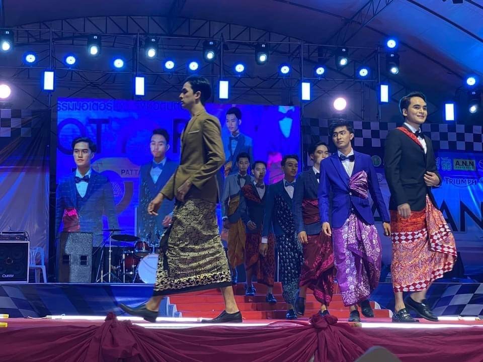 พช.ปัตตานี ร่วมจัดแสดงความสวยงามของผ้าไทย ผ้าพื้นถิ่นปัตตานี จากกลุ่ม OTOP ในงานมหกรรมมอเตอร์โชว์ จังหวัดปัตตานี 2022