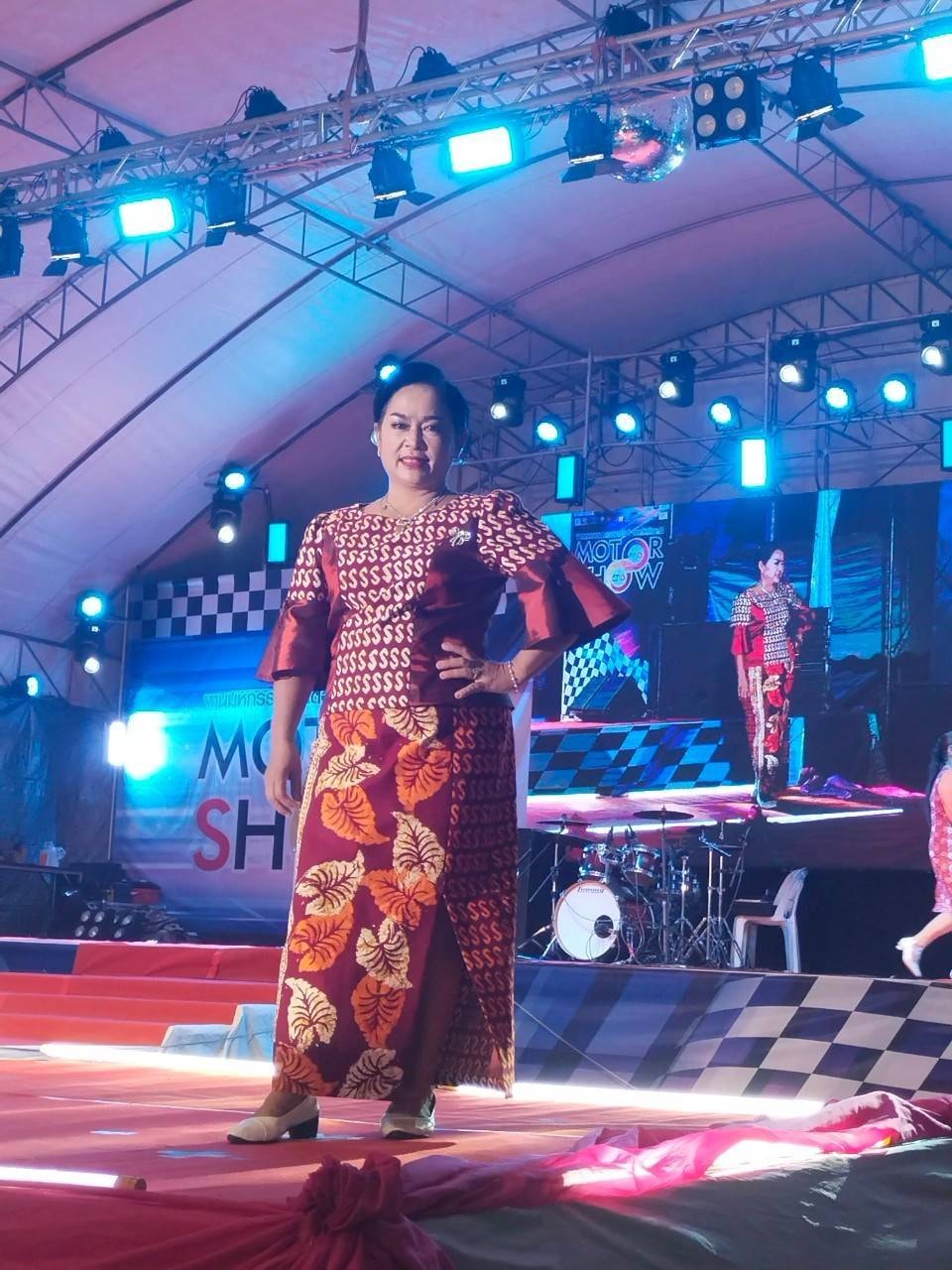 พช.ปัตตานี ร่วมจัดแสดงความสวยงามของผ้าไทย ผ้าพื้นถิ่นปัตตานี จากกลุ่ม OTOP ในงานมหกรรมมอเตอร์โชว์ จังหวัดปัตตานี 2022