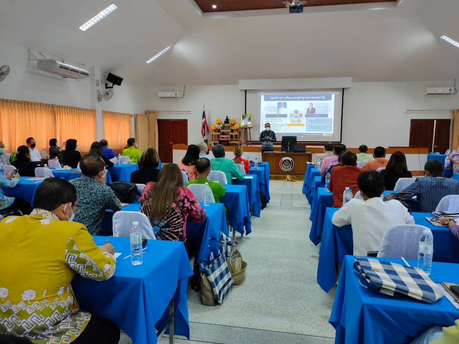 พช.ปัตตานี ร่วมพลังขับเคลื่อนประชารัฐ บูรณาการภาครัฐ ภาคเอกชน ภาคประชาชน ยกระดับเศรษฐกิจฐานราก สู่ความเข้มแข็ง มั่นคง มั่งคั่ง ยั่งยืน