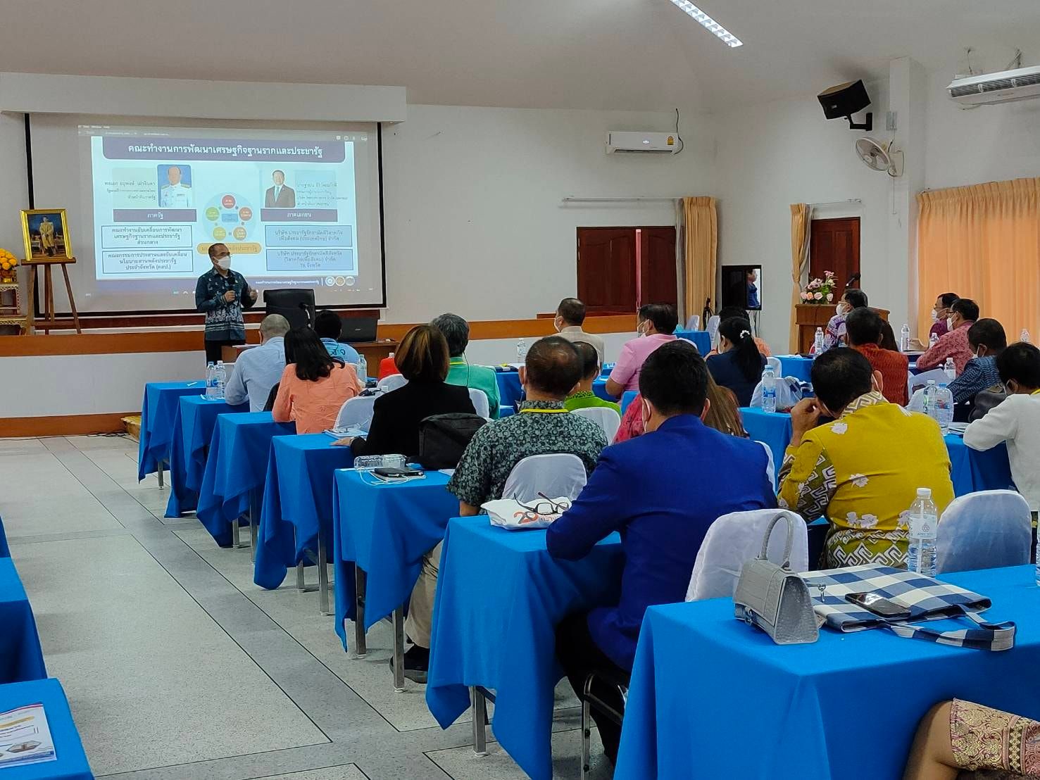 พช.ปัตตานี ร่วมพลังขับเคลื่อนประชารัฐ บูรณาการภาครัฐ ภาคเอกชน ภาคประชาชน ยกระดับเศรษฐกิจฐานราก สู่ความเข้มแข็ง มั่นคง มั่งคั่ง ยั่งยืน