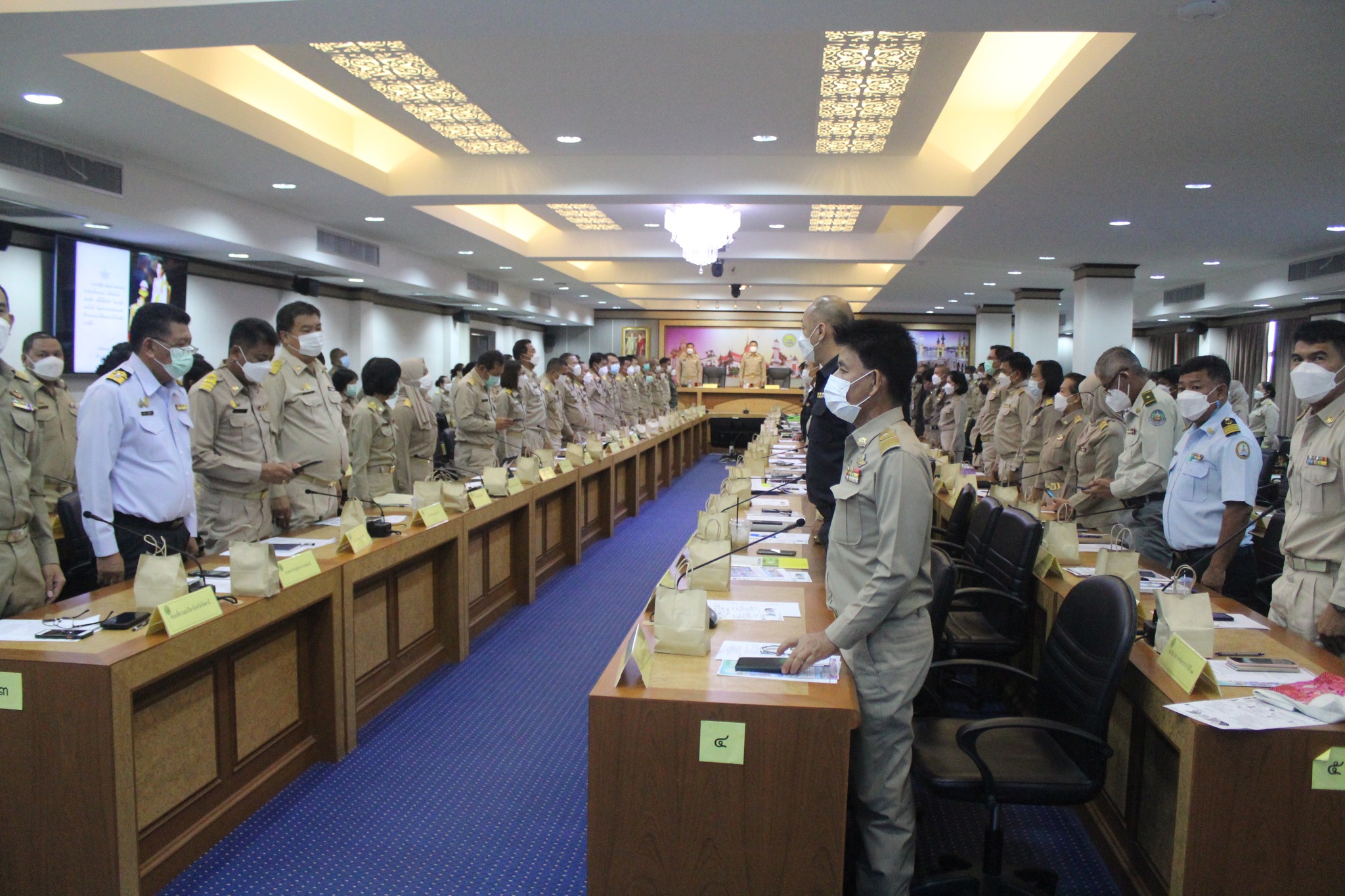 ผู้ว่าฯ ปัตตานี ย้ำทุกฝ่ายร่วมแก้ไขปัญหาแบบพุ่งเป้าเป็นรายครัวเรือนกลุ่มเป้าหมายจากระบบ TPMAP ให้ได้รับการแก้ไขปัญหา ช่วยเหลือและส่งเสริมคุณภาพชีวิต