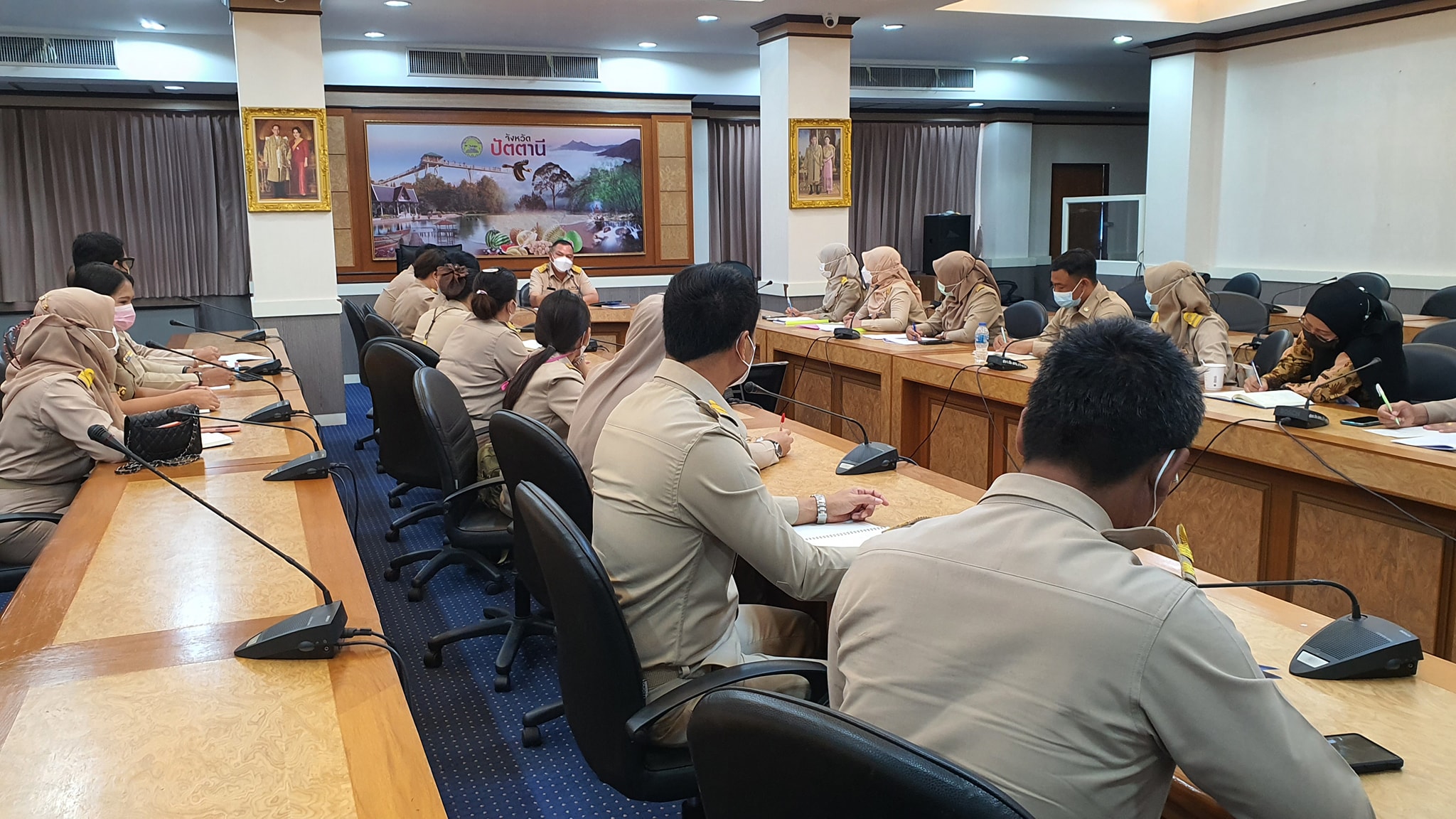 พช.ปัตตานี จัดประชุมซักซ้อมสร้างความเข้าใจแนวทางการจัดทำเอกสารผลงาน เพื่อขอประเมินเลื่อนระดับข้าราชการในสังกัด