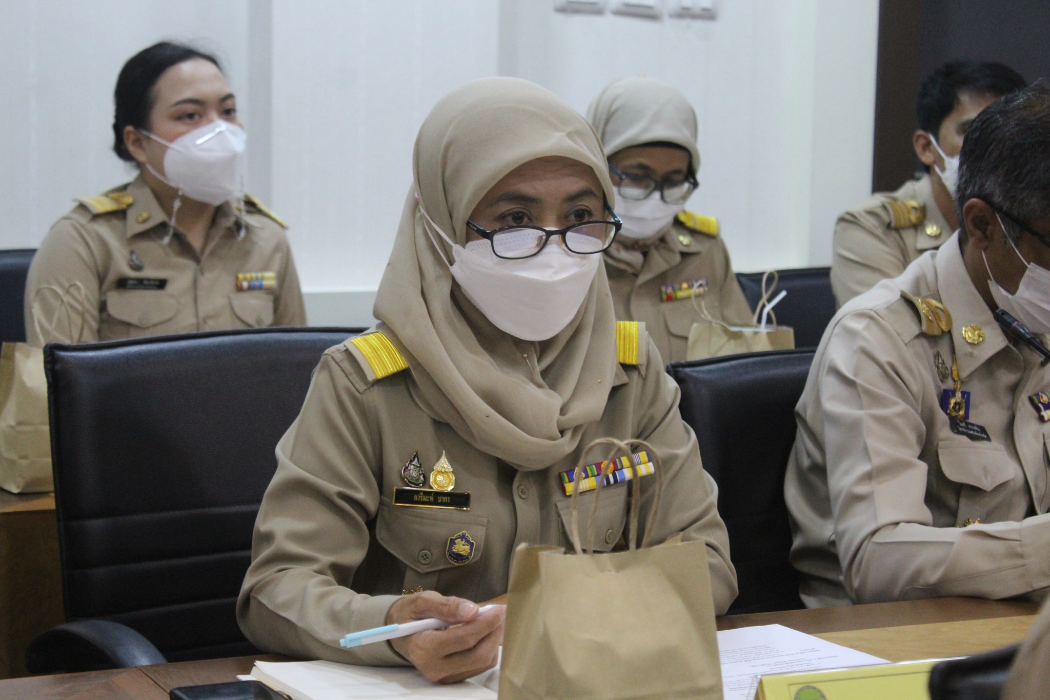 ผู้ว่าฯ ปัตตานี ย้ำทุกฝ่ายร่วมแก้ไขปัญหาแบบพุ่งเป้าเป็นรายครัวเรือนกลุ่มเป้าหมายจากระบบ TPMAP ให้ได้รับการแก้ไขปัญหา ช่วยเหลือและส่งเสริมคุณภาพชีวิต