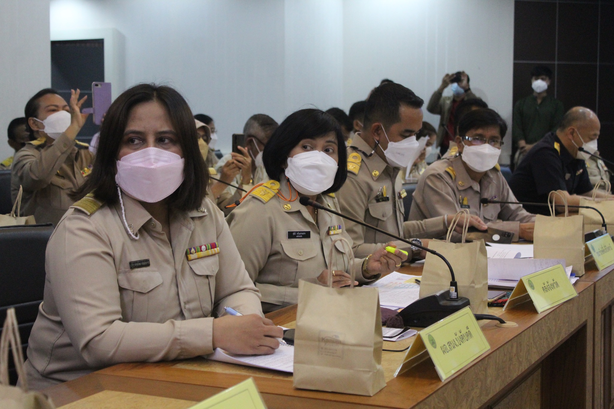 ผู้ว่าฯ ปัตตานี ย้ำทุกฝ่ายร่วมแก้ไขปัญหาแบบพุ่งเป้าเป็นรายครัวเรือนกลุ่มเป้าหมายจากระบบ TPMAP ให้ได้รับการแก้ไขปัญหา ช่วยเหลือและส่งเสริมคุณภาพชีวิต