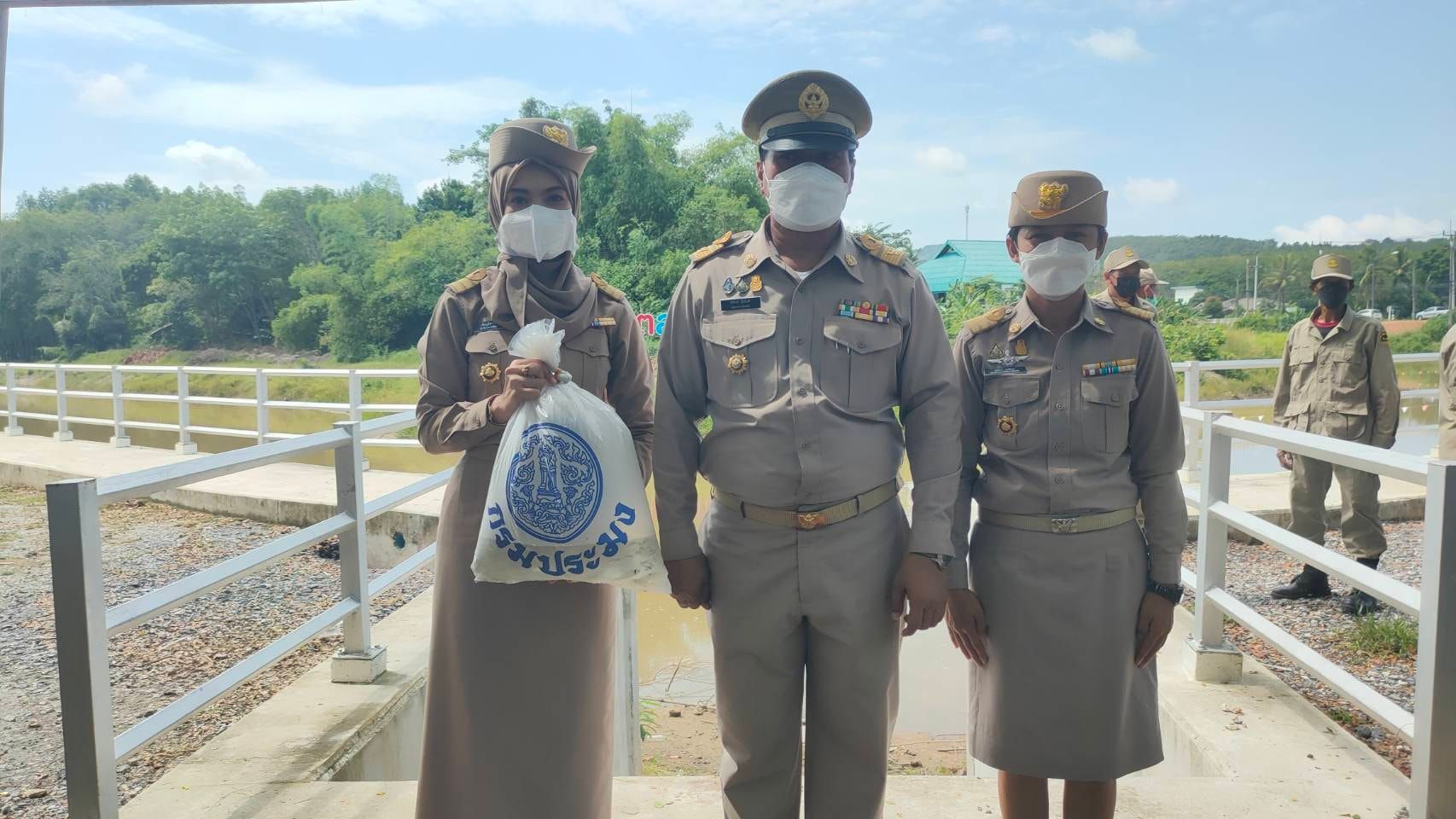 พช.ปัตตานี ร่วมปล่อยพันธุ์สัตว์น้ำ เนื่องใน “วันเฉลิมพระชนมพรรษาพระบาทสมเด็จพระปรเมนทรรามาธิบดีศรีสินทรมหาวชิราลงกรณ พระวชิรเกล้าเจ้าอยู่หัว” (28 กรกฎาคม พ.ศ. 2565)