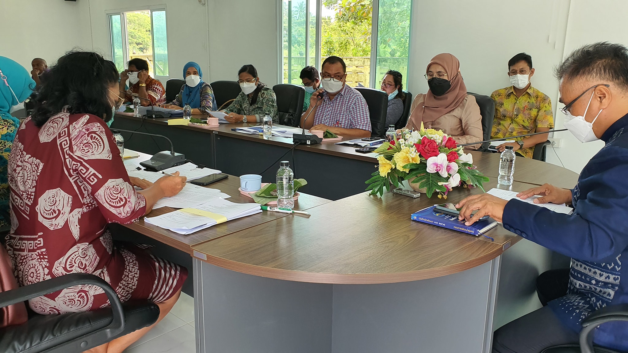 พช.ปัตตานี จัดประชุมเคลื่อนที่ ติดตามการขับเคลื่อนภารกิจงานพัฒนาชุมชน 12อำเภอ ในรอบ 1 เดือน