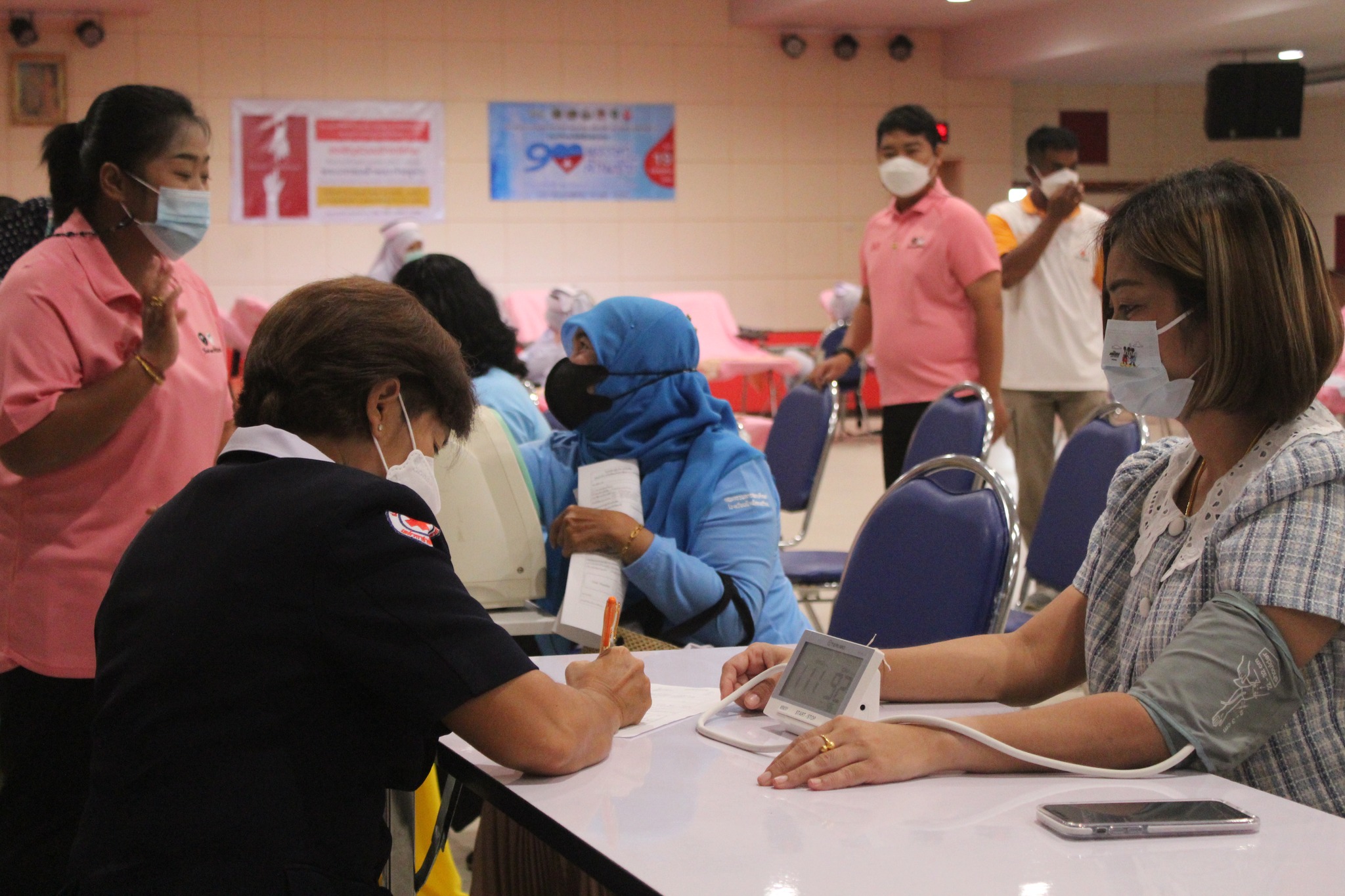 พช.ปัตตานี – เครือข่ายกองทุนแม่ของแผ่นดินจังหวัดปัตตานี ร่วมบริจาคโลหิต ถวายเป็นพระราชกุศล เนื่องในโอกาสมหามงคลเฉลิมพระชนมพรรษา 90 พรรษา สมเด็จพระนางเจ้าสิริกิติ์ พระบรมราชินีนาถ พระบรมราชชนนีพันปีหลวง 12 สิงหาคม 2565