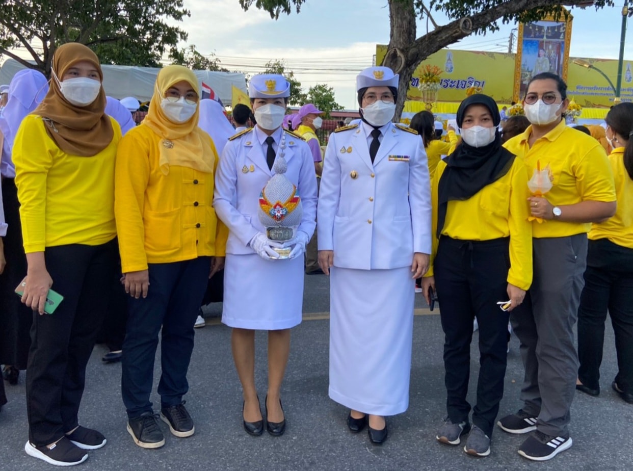 พช.ปัตตานี ร่วมพิธีถวายเครื่องราชสักการะ วางพานพุ่ม และพิธีถวายพระพรชัยมงคล เนื่องในโอกาสวันเฉลิมพระชนมพรรษา พระบาทสมเด็จพระเจ้าอยู่หัว 28 กรกฎาคม 2565