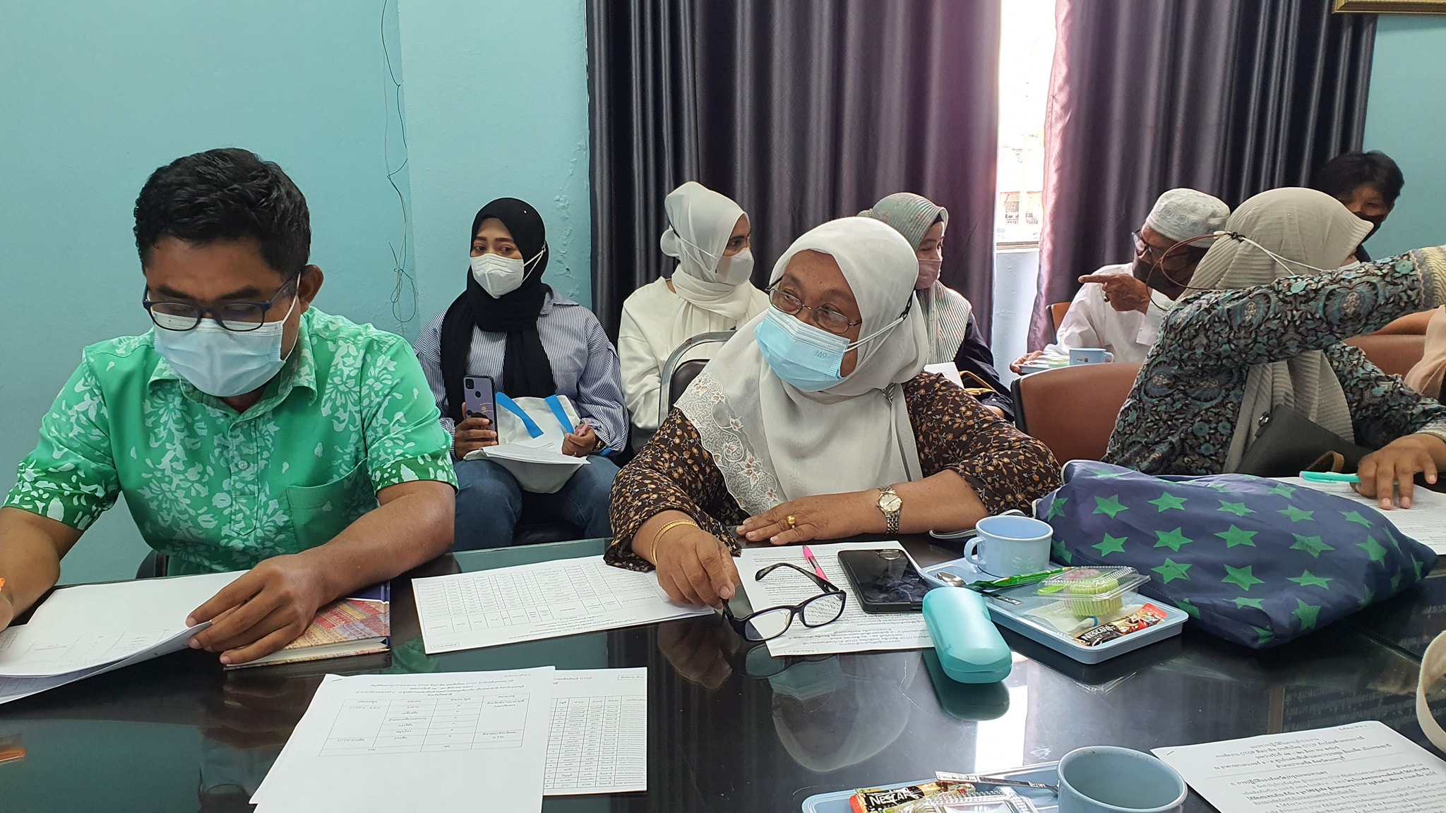 พช.ปัตตานี เตรียมพร้อม ผู้ผลิต ผู้ประกอบการ OTOP 3 – 5 ดาว และ ผู้ประกอบการชวนชิม ร่วมงาน “ศิลปาชีพประทีปไทย OTOP ก้าวไกลด้วยพระบารมี” ปี 2565