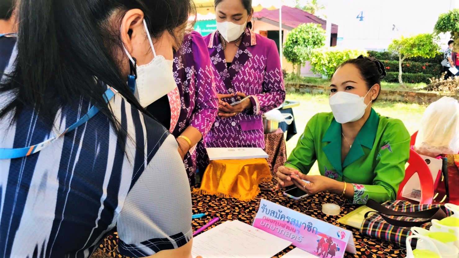 พช.ปัตตานี มอบทุนการศึกษาจาก “กองทุนพัฒนาเด็กชนบท ในพระราชูปถัมภ์สมเด็จพระเทพรัตนราชสุดาฯ สยามบรมราชกุมารี” ในกิจกรรมจังหวัดเคลื่อนที่ บริการประชาชน บ้านปูยุด อ.เมืองปัตตานี จ.ปัตตานี