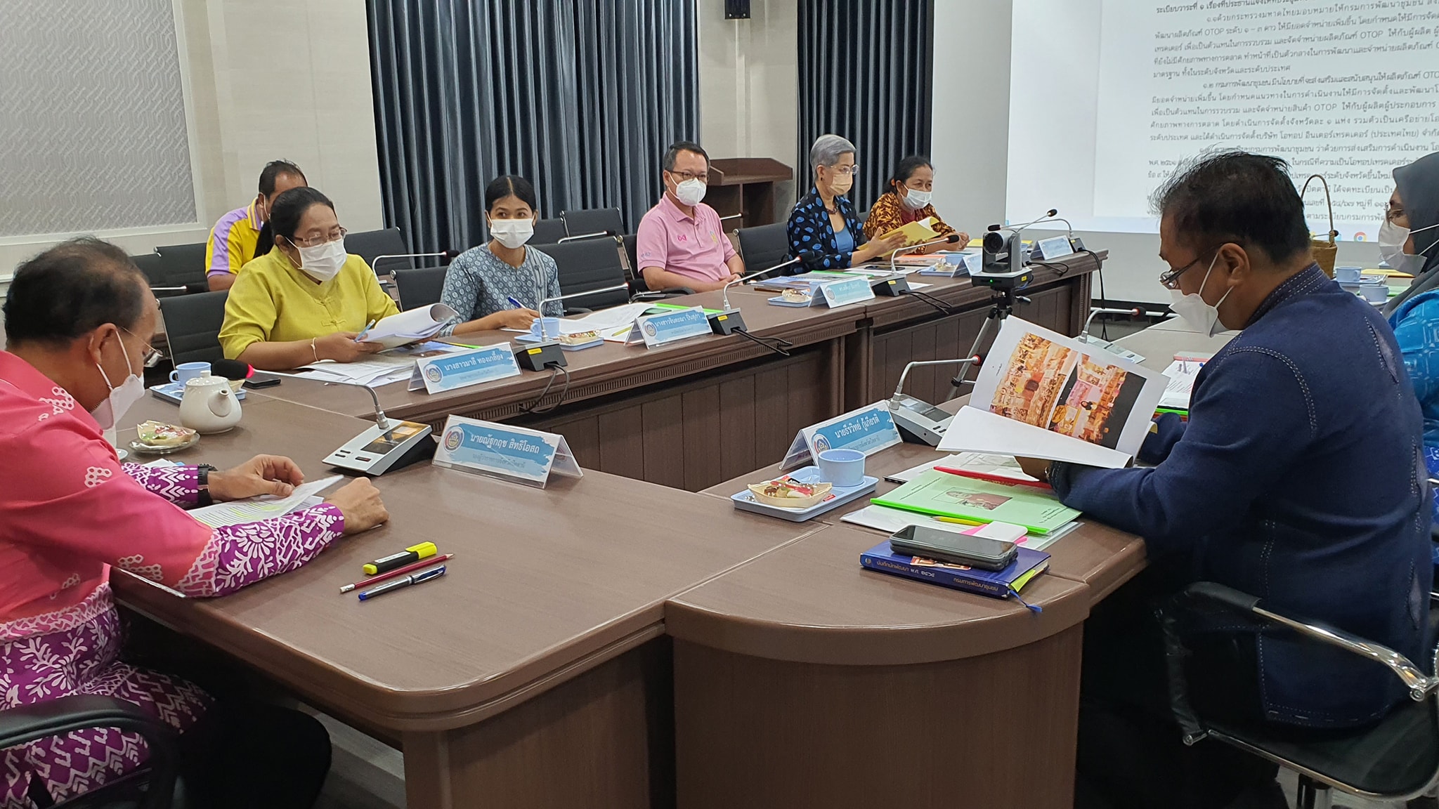 พช.ปัตตานี จัดประชุมพิจารณาคัดเลือกโอทอปเทรดเดอร์ระดับจังหวัด จังหวัดปัตตานี