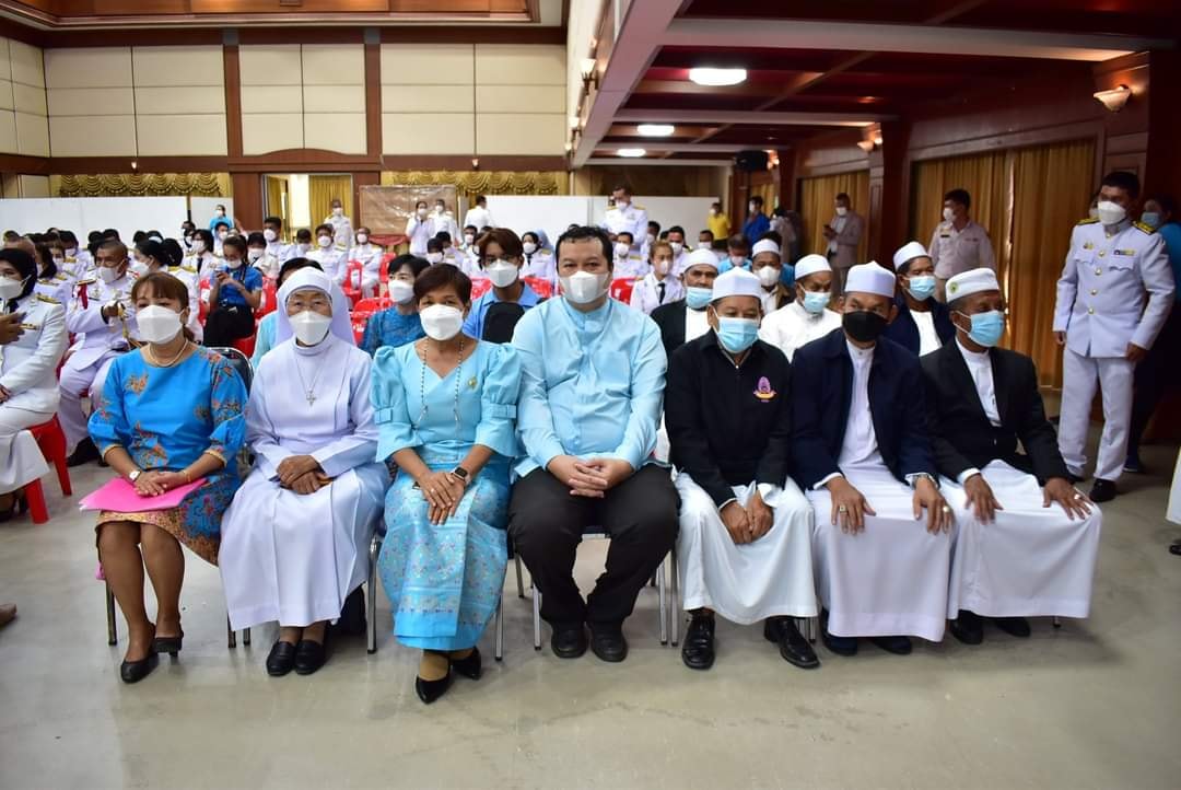 พช.ปัตตานี ร่วมพิธีทำบุญตักบาตรถวายเป็นพระราชกุศล – พิธีถวายราชสักการะและลงนามถวายพระพรสมเด็จพระนางเจ้าสิริกิติ์ พระบรมราชินีนาถ พระบรมราชชนนีพันปีหลวง เนื่องในโอกาสมหามงคลเฉลิมพระชนมพรรษา 90 พรรษา 12 สิงหาคม 2565