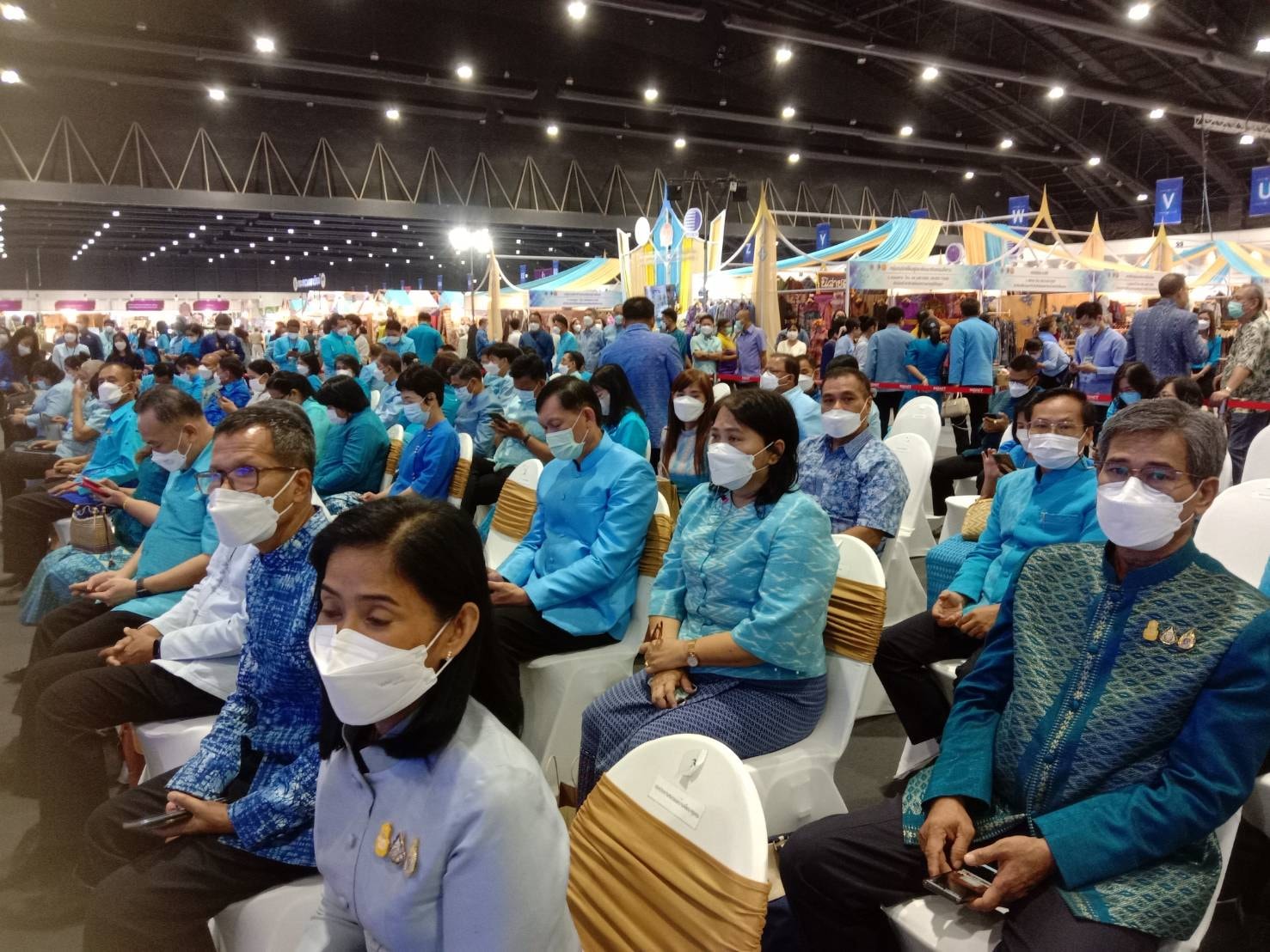 ยิ่งใหญ่ อลังการ! พช.ปัตตานี ร่วมพิธีเปิดงาน “ศิลปาชีพประทีปไทย OTOP ก้าวไกลด้วยพระบารมี” ปี 2565