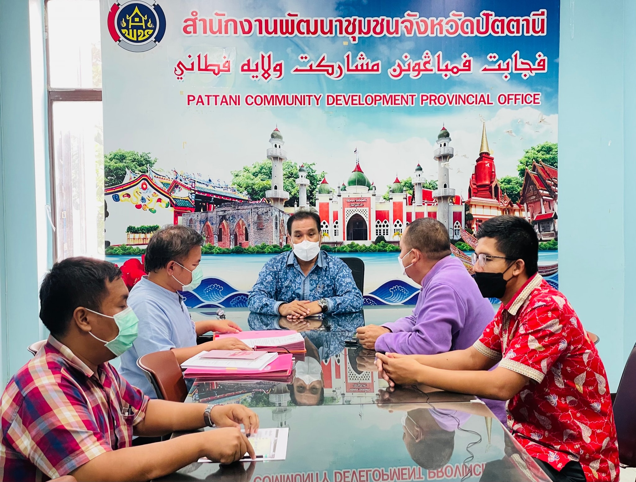 พช.ปัตตานี ร่วมประชุมซักซ้อมแนวทางการตรวจสอบบัญชีเงินฝากธนาคารและการยืนยันลูกหนี้ กองทุนพัฒนาบทบาทสตรี ผ่านระบบการประชุมออนไลน์(Zoom Cloud Meeting)