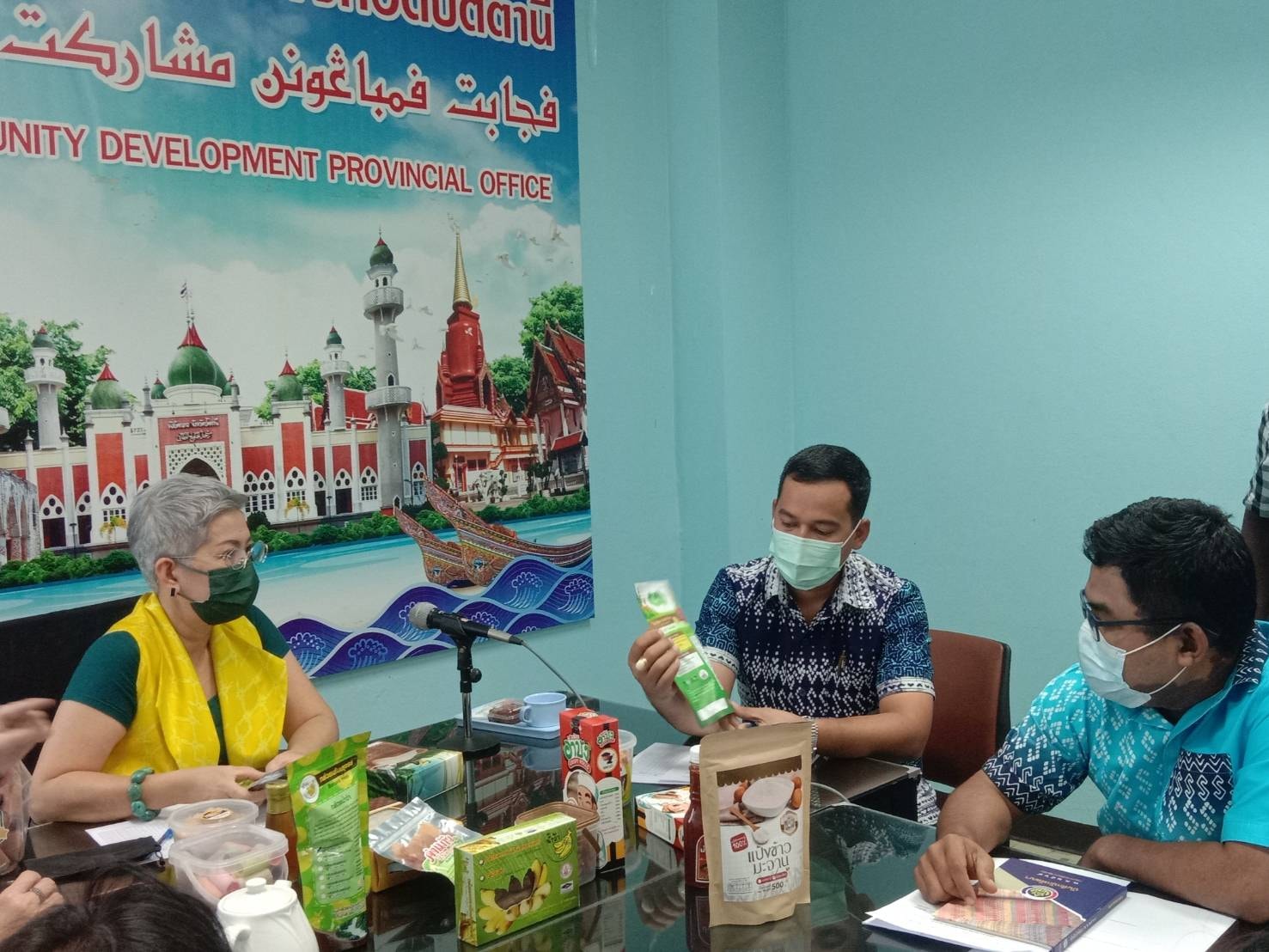 พช.ปัตตานี+บริษัทประชารัฐฯ ร่วมพัฒนา OTOP เปิดตลาดพรีเมี่ยม ชูผลิตภัณฑ์เด่นปัตตานี