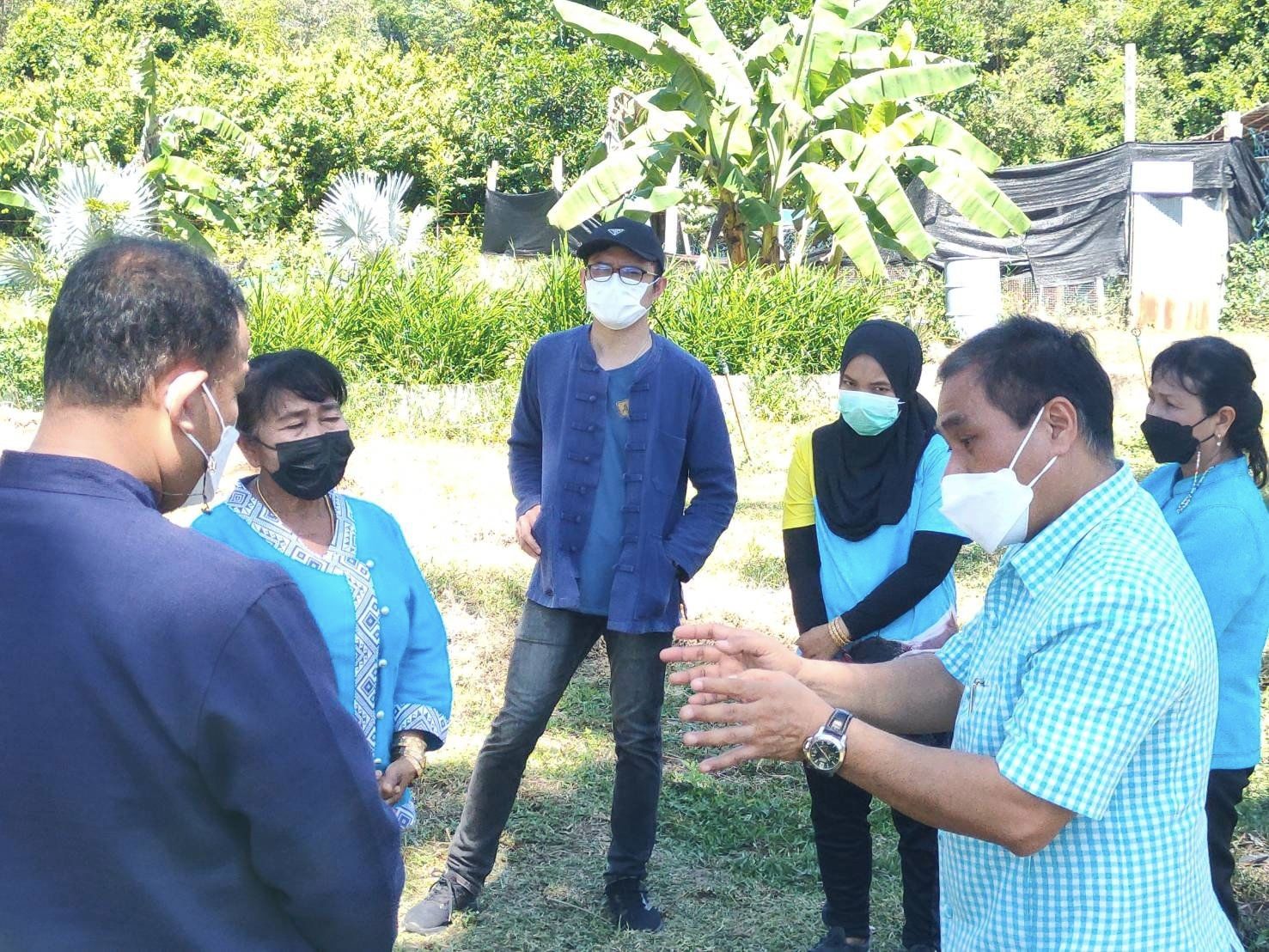 พช.ปัตตานี ลงพื้นที่จัดทำสื่อประชาสัมพันธ์ “หมู่บ้านกองทุนแม่ของแผ่นดินดีเด่น ระดับกรมการพัฒนาชุมชน” ปี 2565