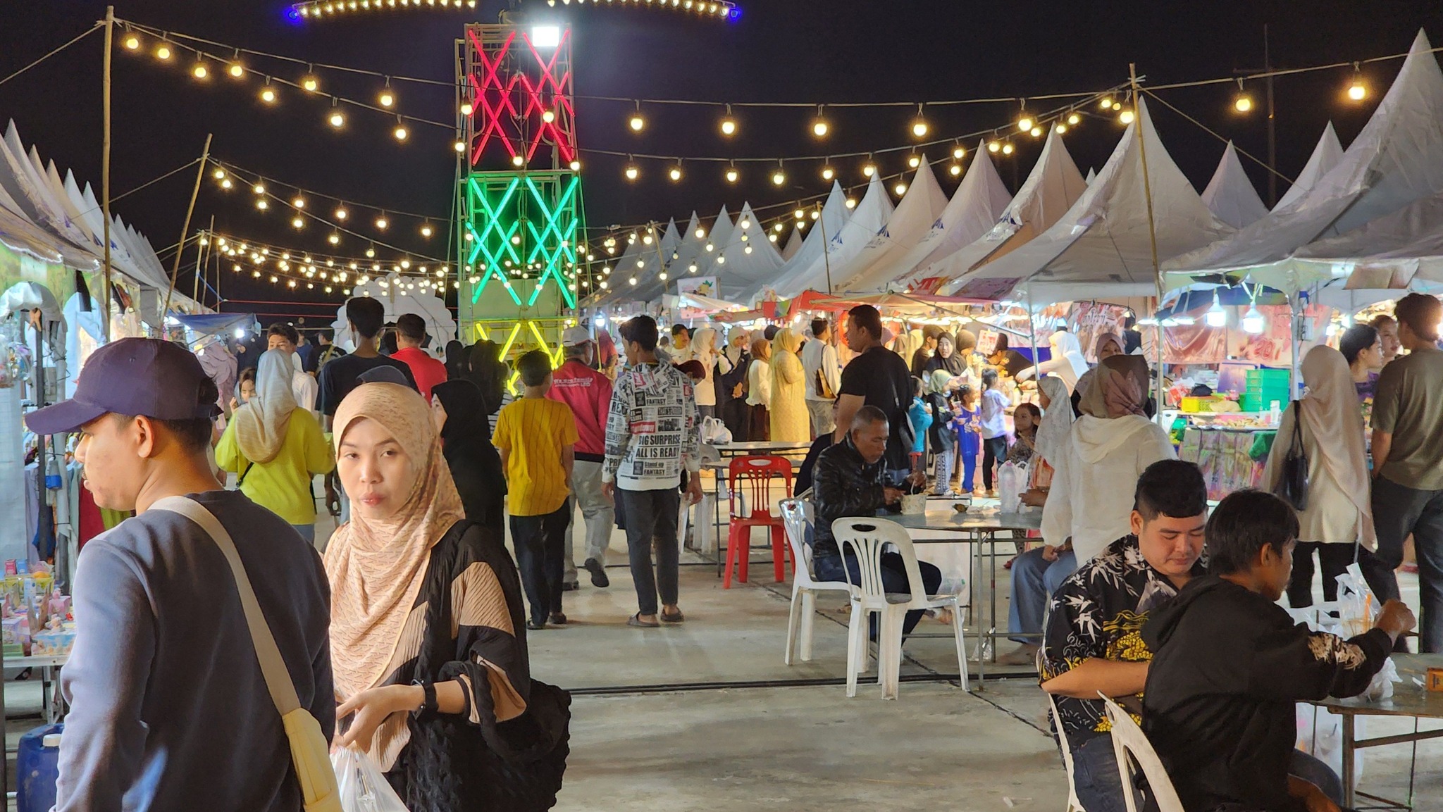 ต้อนรับปี 68 งานถนนคนเดินพาเพลินปัตตานี Colorful  สีสันปัตตานี