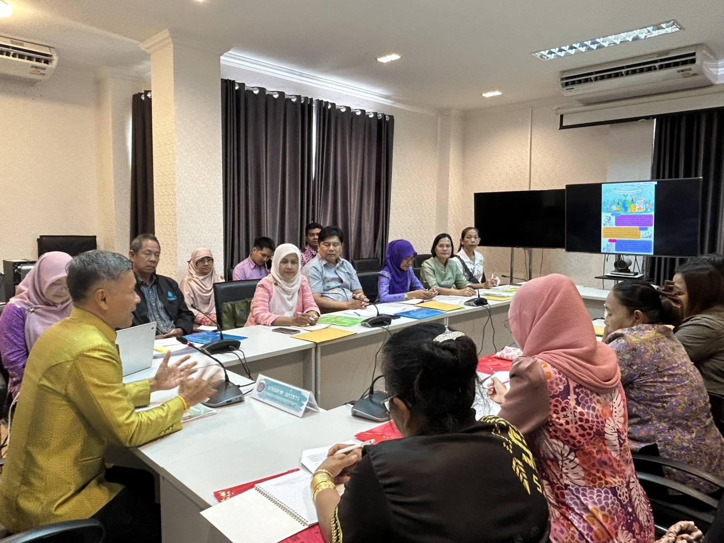 พช.ปัตตานี ปลุกพลังกลไกขับเคลื่อนการออมและการพัฒนาทักษะทางการเงิน(Financial Literacy) สร้างชุมชนเข้มแข็งวางแผนชีวิต