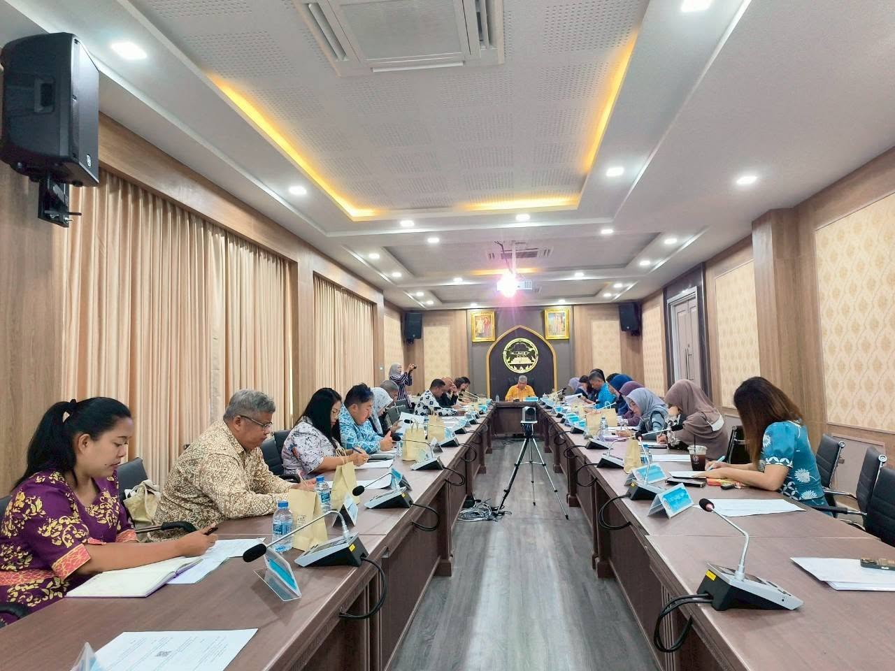 ปัตตานี จัดประชุมกลไกการพัฒนาเศรษฐกิจฐานราก เพิ่มประสิทธิภาพขับเคลื่อนนโยบายสานพลังประชารัฐ ประจำจังหวัดปัตตานี (คสป.ปัตตานี)